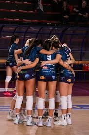 NBA重罚杰伦·布朗！怒怼裁判遭35万美元罚单，罚球差距引发热议